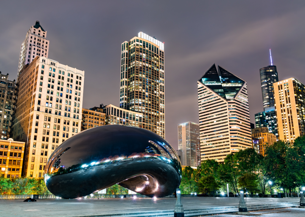 At Millennium Park you’ll find the Bean, an iconic sculpture perfect for photos as well as Crown Fountain, a  fun and interactive water feature, great for a stroll.